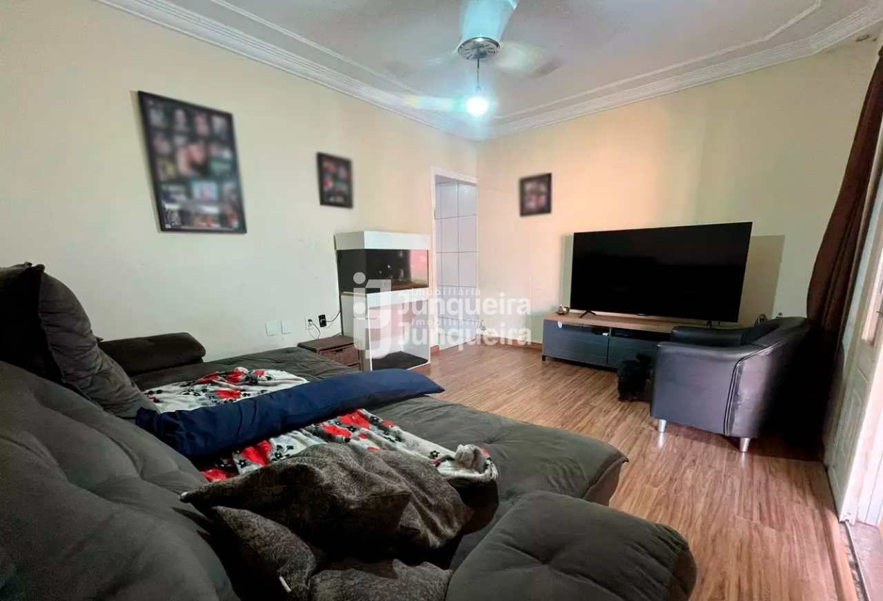 Casa à venda, 3 quartos, sendo 3 suítes, 4 vagas, no bairro Loteamento Santa Rosa em Piracicaba - SP