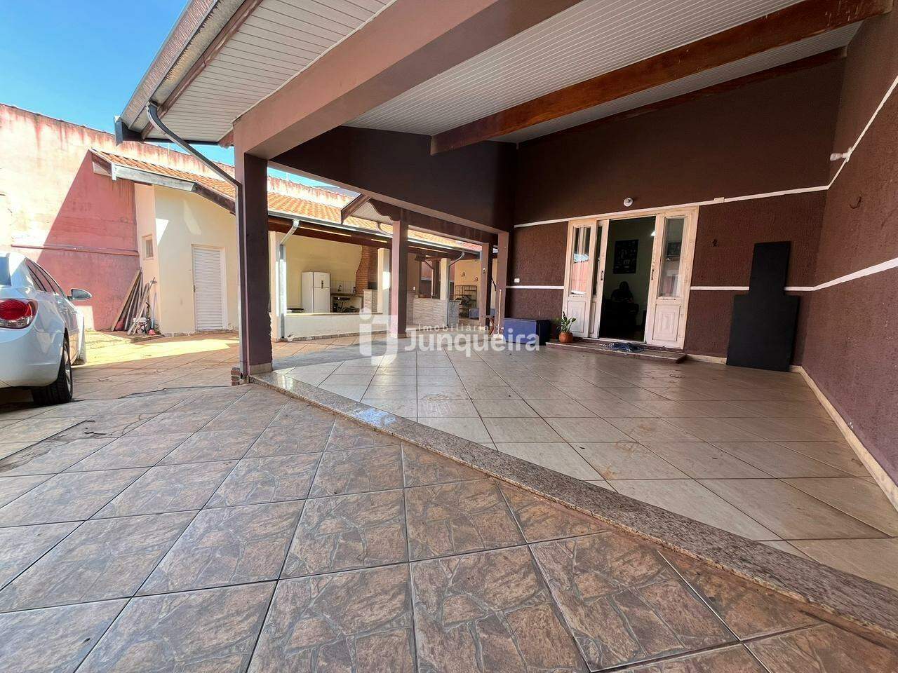 Casa à venda, 3 quartos, sendo 3 suítes, 4 vagas, no bairro Loteamento Santa Rosa em Piracicaba - SP