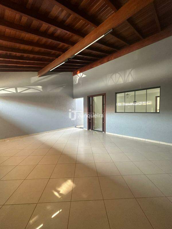 Casa à venda, 3 quartos, sendo 1 suíte, no bairro Parque Residencial Monte Rey em Piracicaba - SP