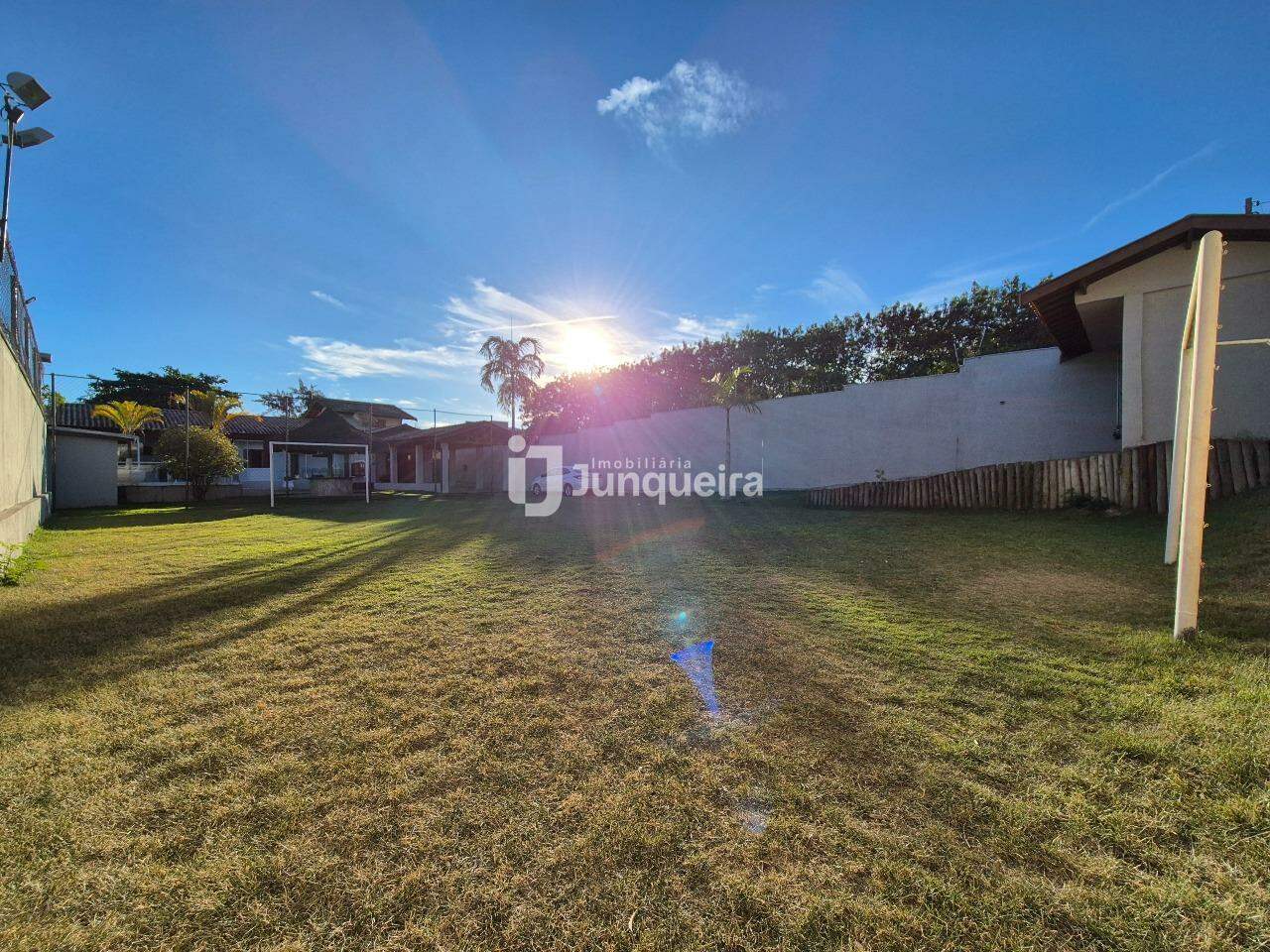 Chácara à venda, 3 quartos, sendo 1 suíte, 10 vagas, no bairro Gran Park Residencial em Piracicaba - SP