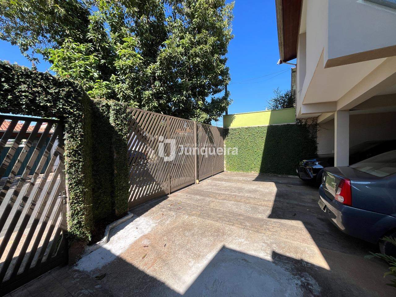 Casa à venda, 3 quartos, sendo 1 suíte, 5 vagas, no bairro Vila Monteiro em Piracicaba - SP