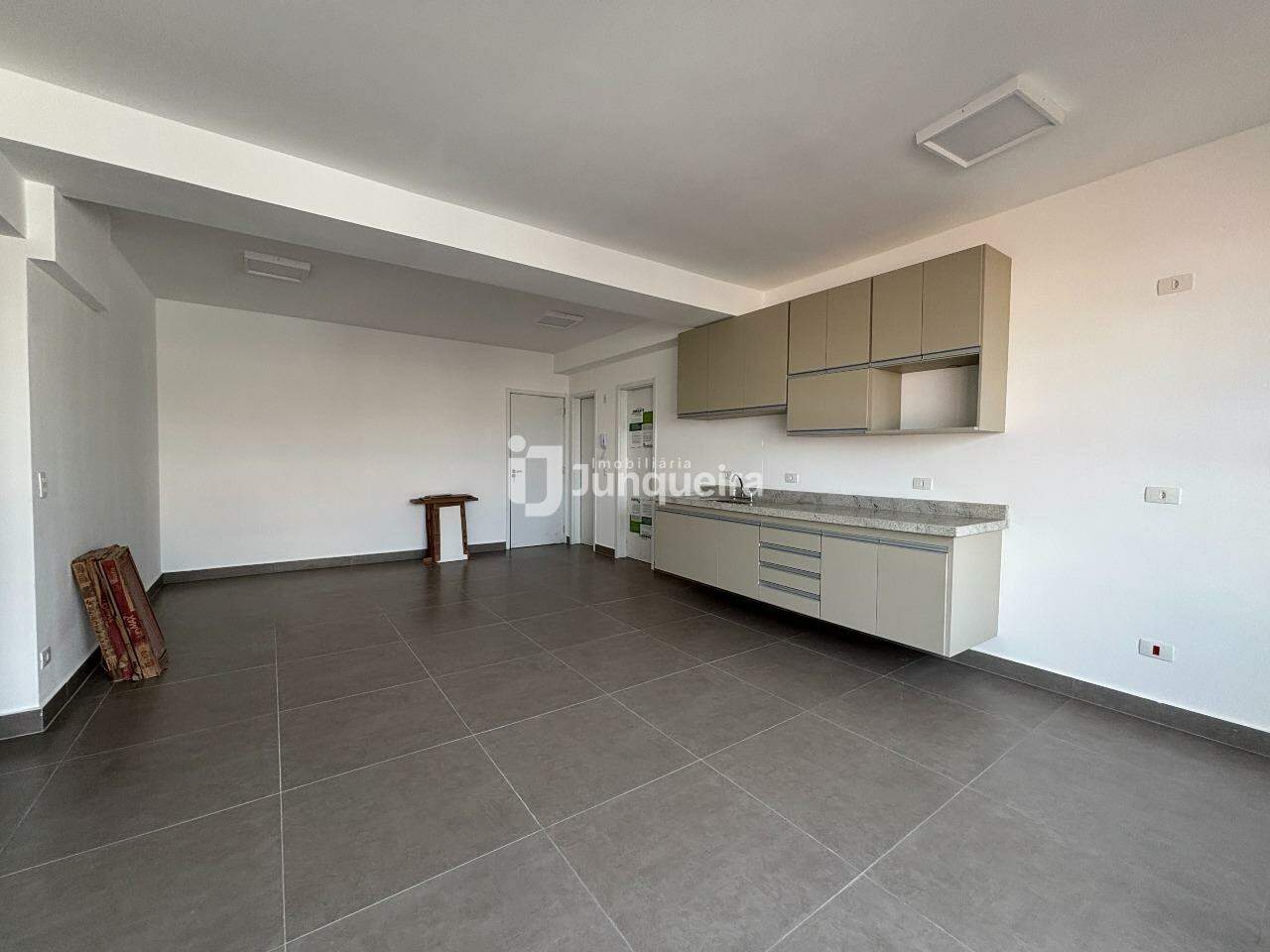 Apartamento para alugar, 3 quartos, sendo 1 suíte, 2 vagas, no bairro Alemães em Piracicaba - SP