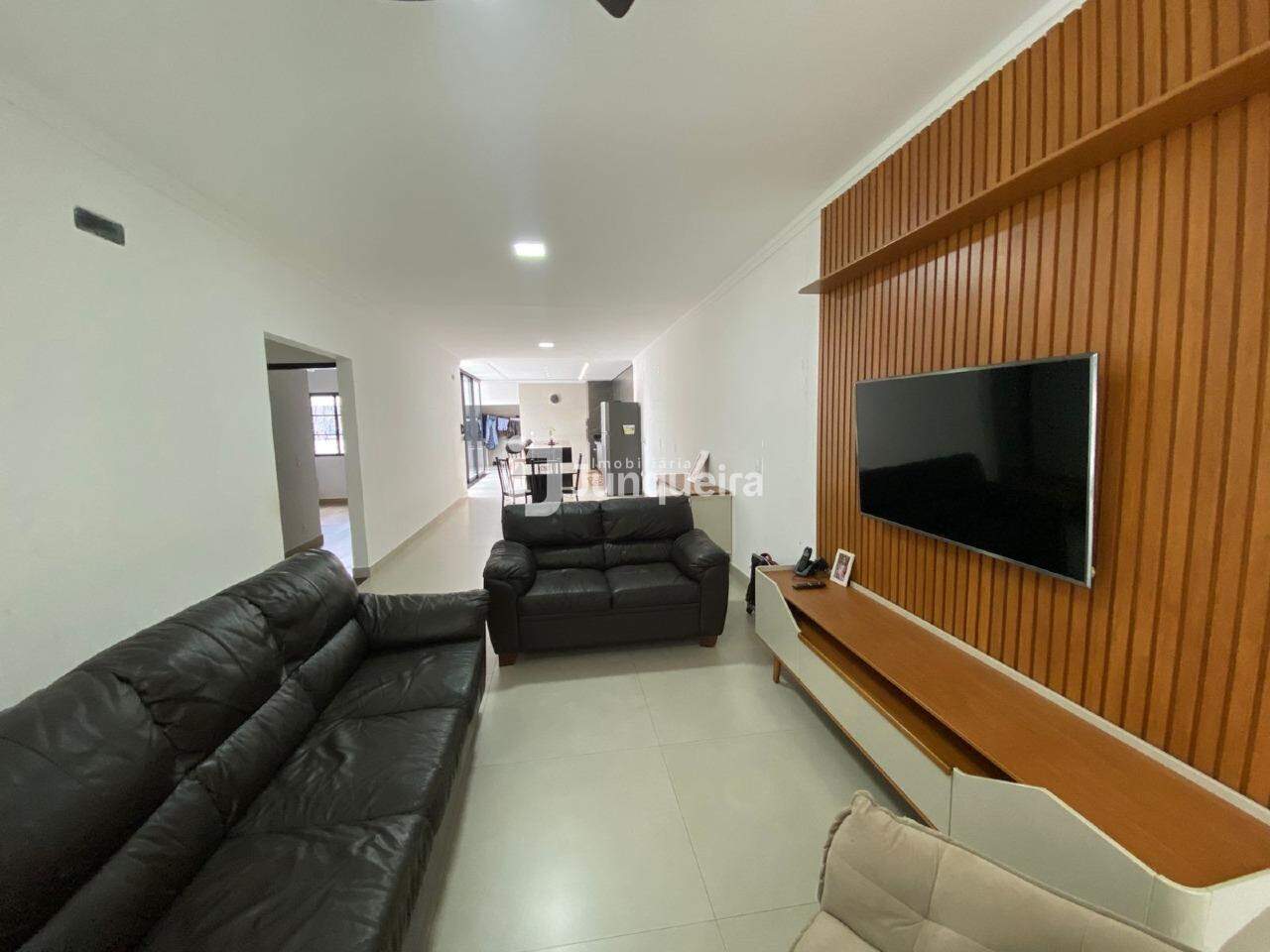 Casa à venda, 4 quartos, sendo 1 suíte, 3 vagas, no bairro Santa Terezinha em Piracicaba - SP