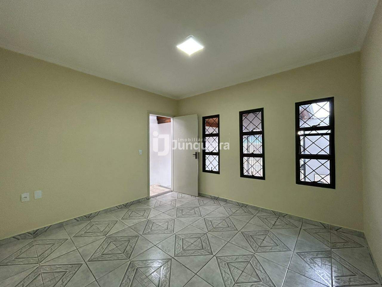 Casa à venda, 2 quartos, sendo 1 suíte, 1 vaga, no bairro Nova América em Piracicaba - SP