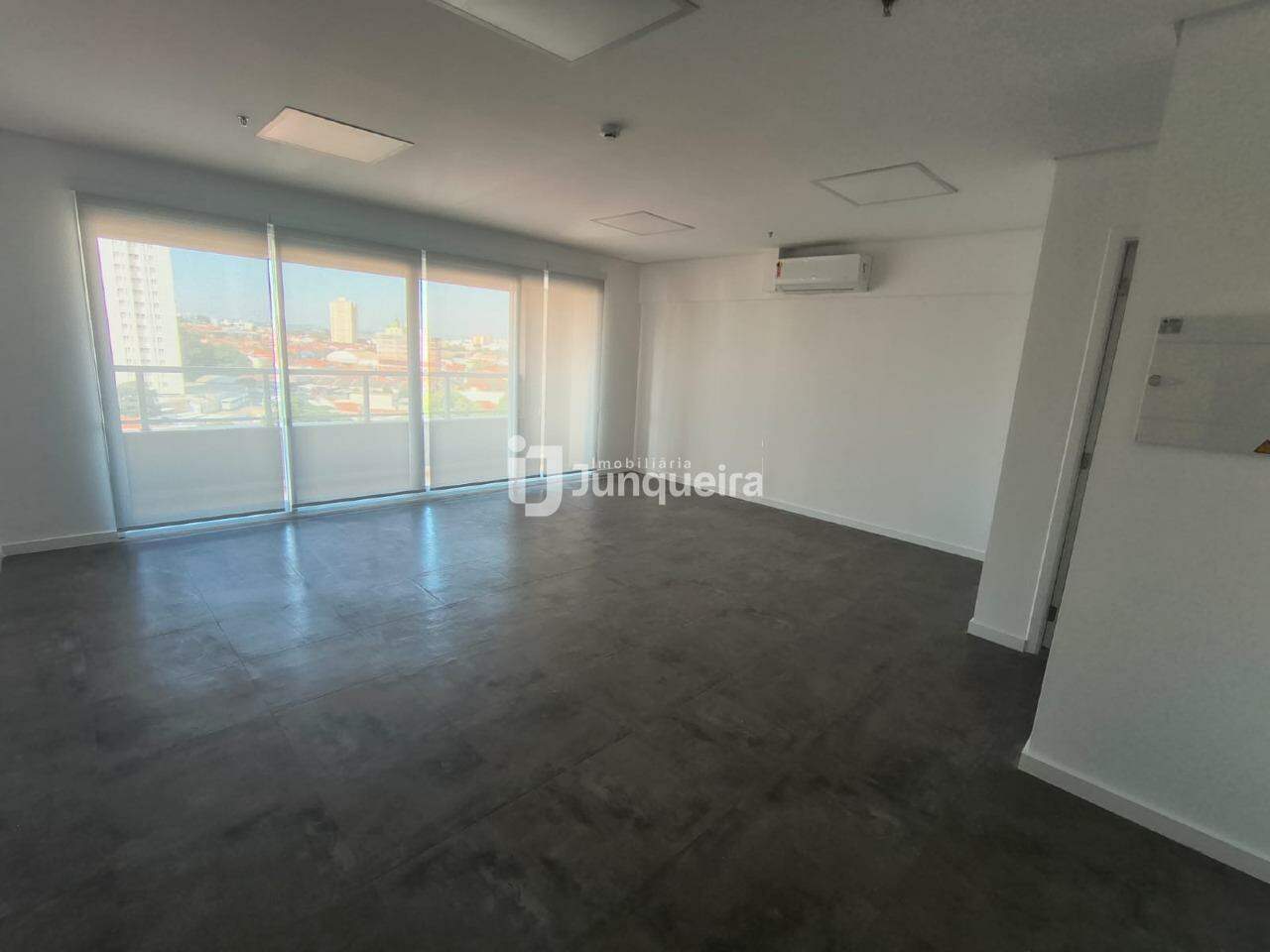 Sala Comercial para alugar, 1 vaga, no bairro Cidade Alta em Piracicaba - SP