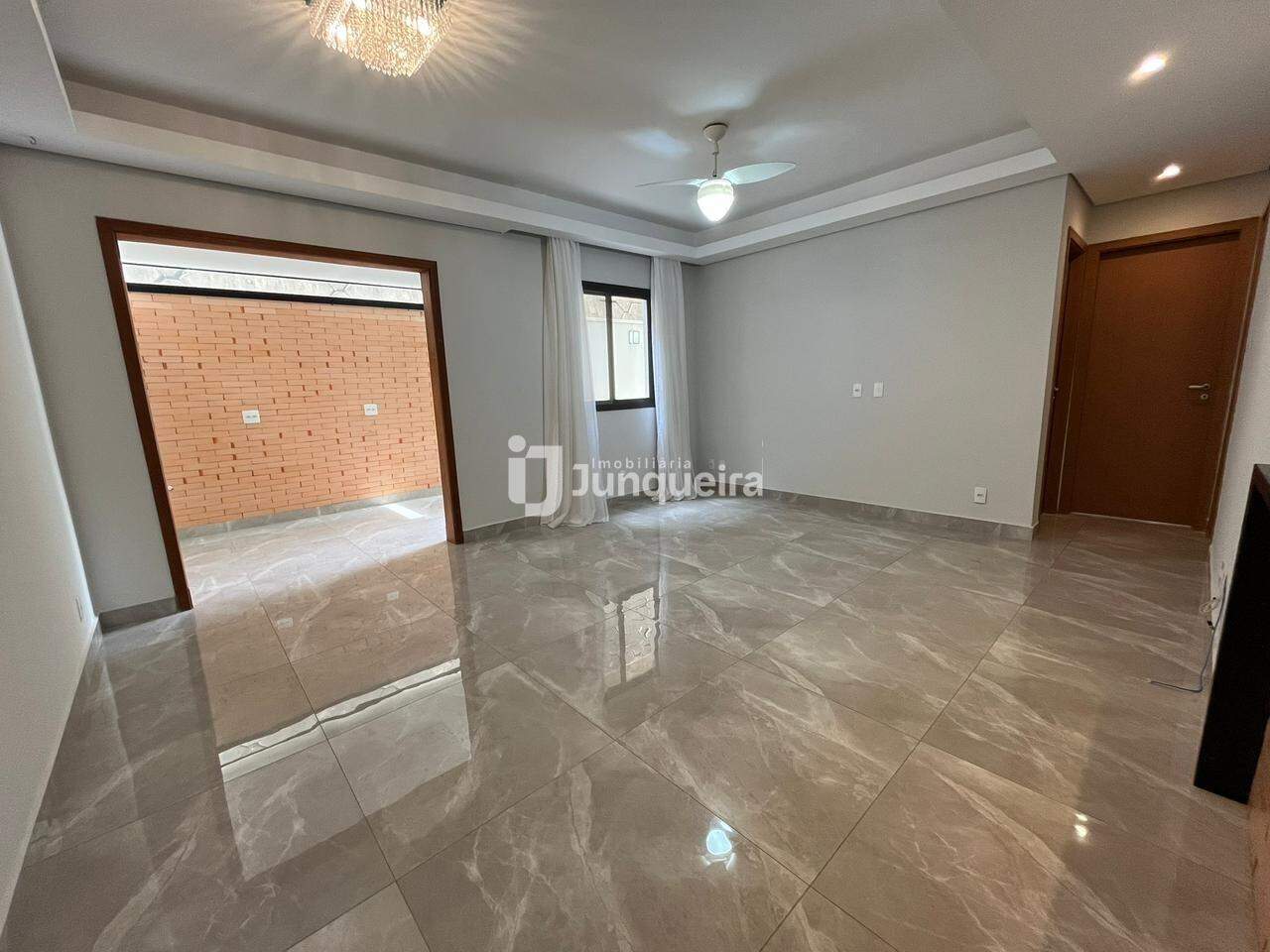 Apartamento à venda no Lumiere, 2 quartos, sendo 1 suíte, 2 vagas, no bairro Parque Santa Cecília em Piracicaba - SP
