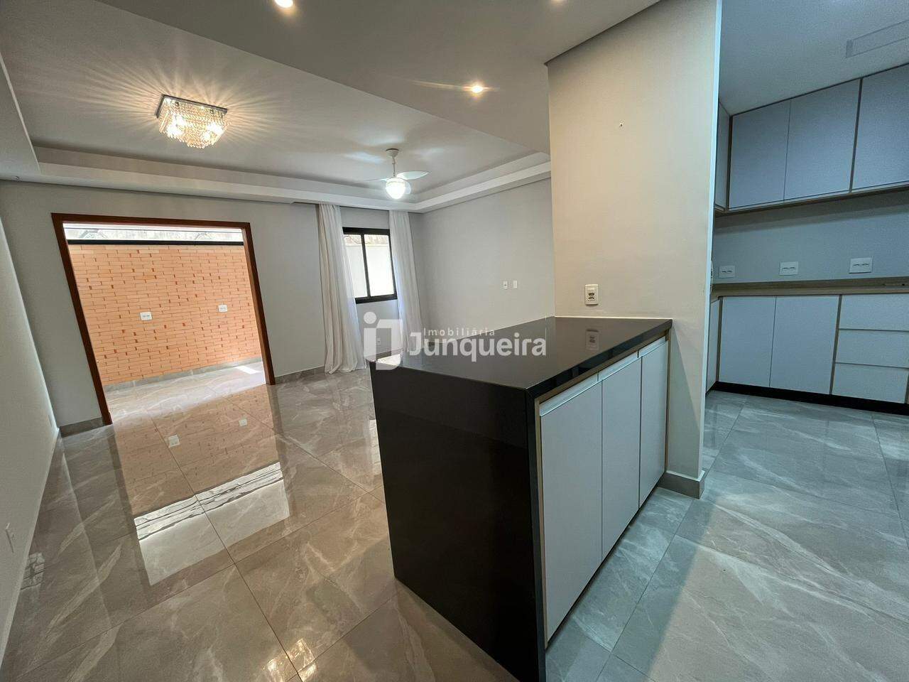 Apartamento à venda no Lumiere, 2 quartos, sendo 1 suíte, 2 vagas, no bairro Parque Santa Cecília em Piracicaba - SP