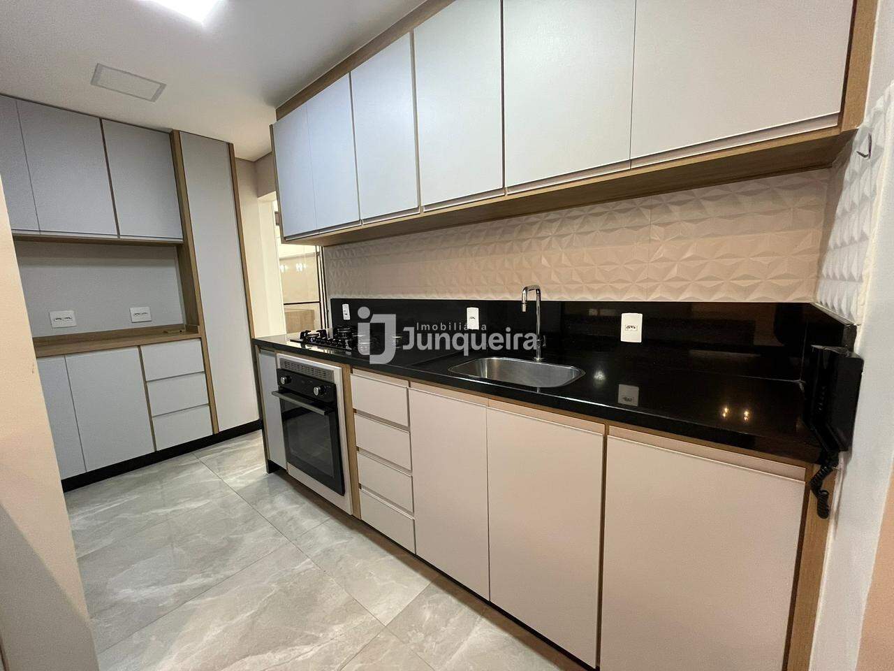 Apartamento à venda no Lumiere, 2 quartos, sendo 1 suíte, 2 vagas, no bairro Parque Santa Cecília em Piracicaba - SP