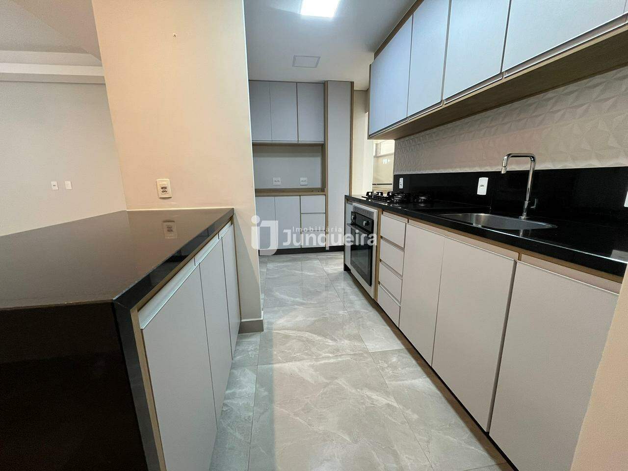 Apartamento à venda no Lumiere, 2 quartos, sendo 1 suíte, 2 vagas, no bairro Parque Santa Cecília em Piracicaba - SP