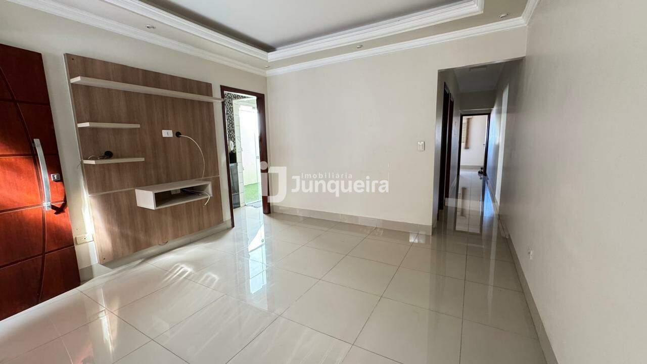 Casa à venda, 3 quartos, sendo 1 suíte, 2 vagas, no bairro Piracicamirim em Piracicaba - SP