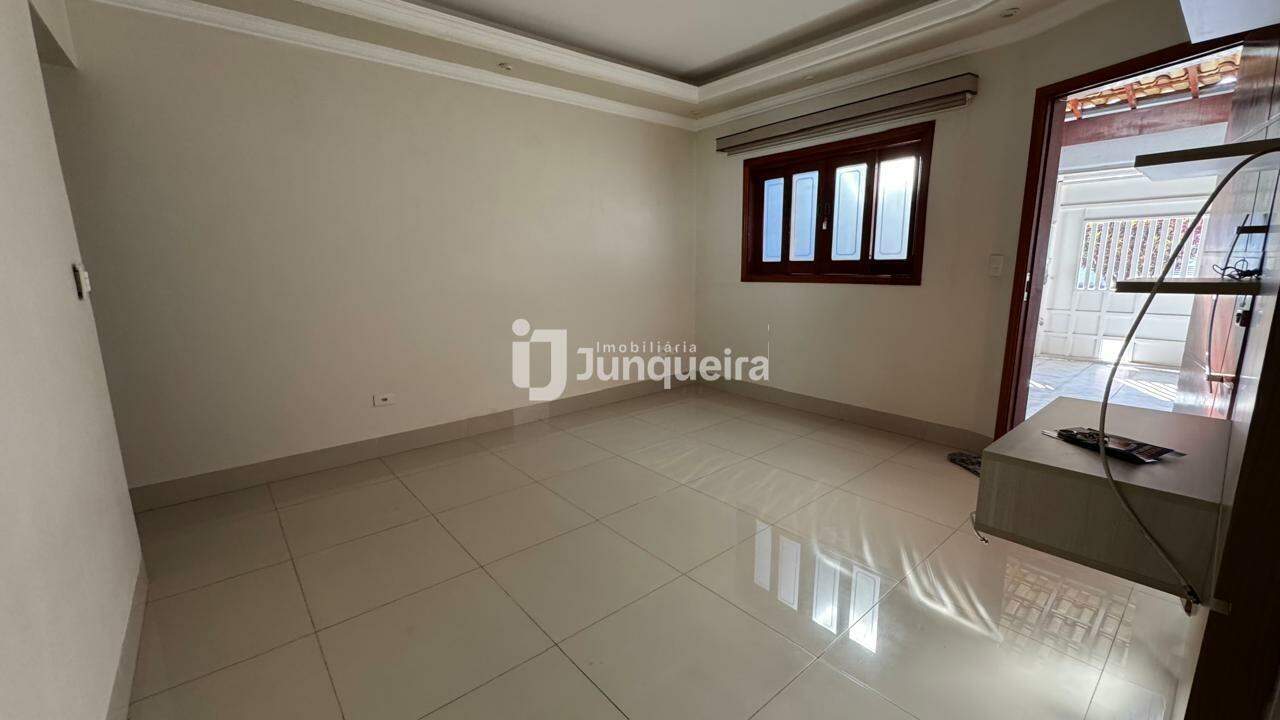 Casa à venda, 3 quartos, sendo 1 suíte, 2 vagas, no bairro Piracicamirim em Piracicaba - SP