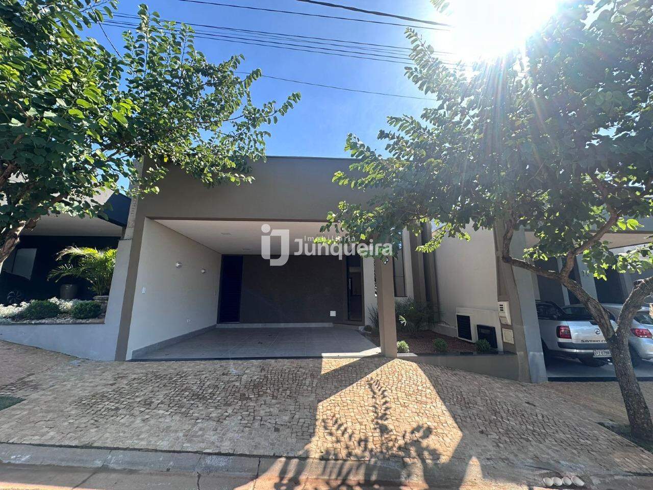 Casa em Condomínio à venda no Mônaco, 3 quartos, sendo 1 suíte, 2 vagas, no bairro Mônaco  em Piracicaba - SP