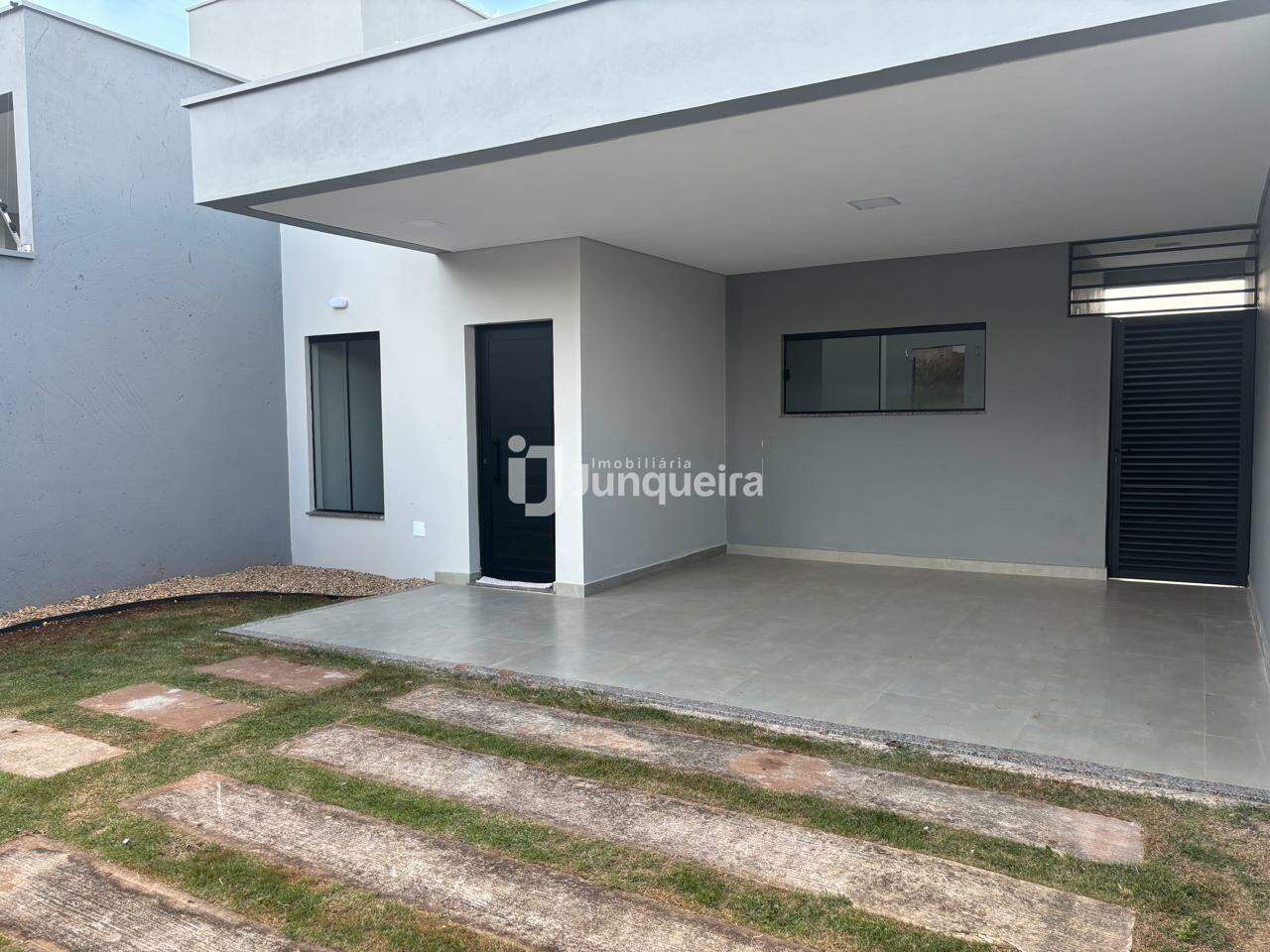 Casa à venda, 3 quartos, sendo 1 suíte, 2 vagas, no bairro Terras Di Treviso em Piracicaba - SP