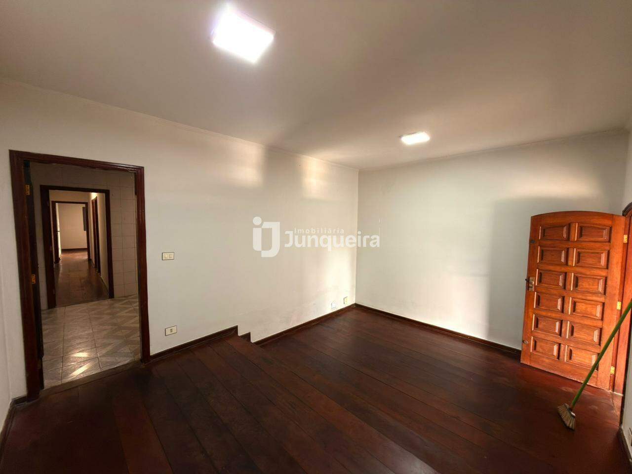 Casa à venda, 2 quartos, 2 vagas, no bairro Jardim Noiva da Colina em Piracicaba - SP