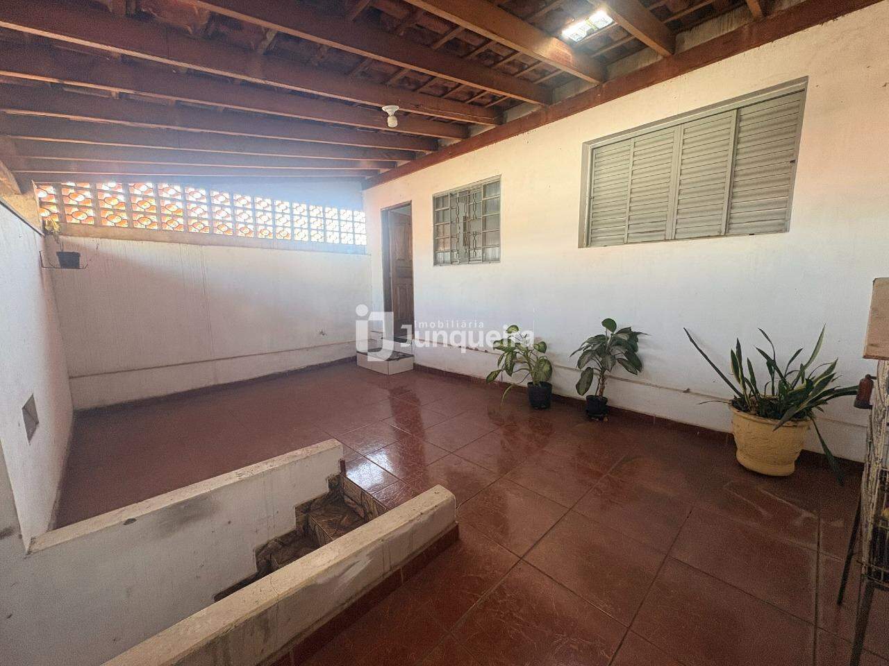 Casa à venda, 2 quartos, 1 vaga, no bairro Vila Rezende em Piracicaba - SP