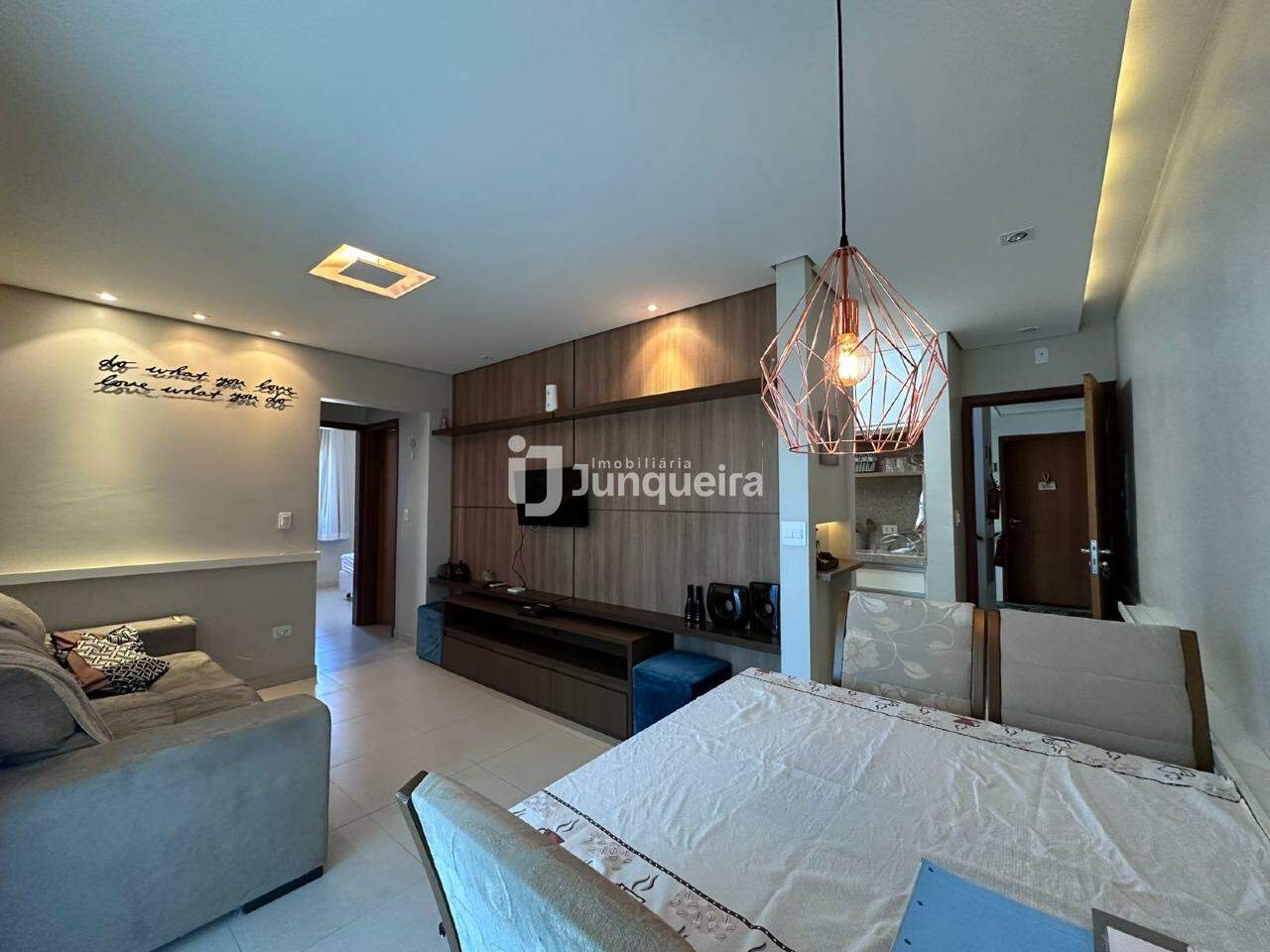 Apartamento à venda no  Praça  Astúrias, 2 quartos, 1 vaga, no bairro Jardim Astúrias I em Piracicaba - SP