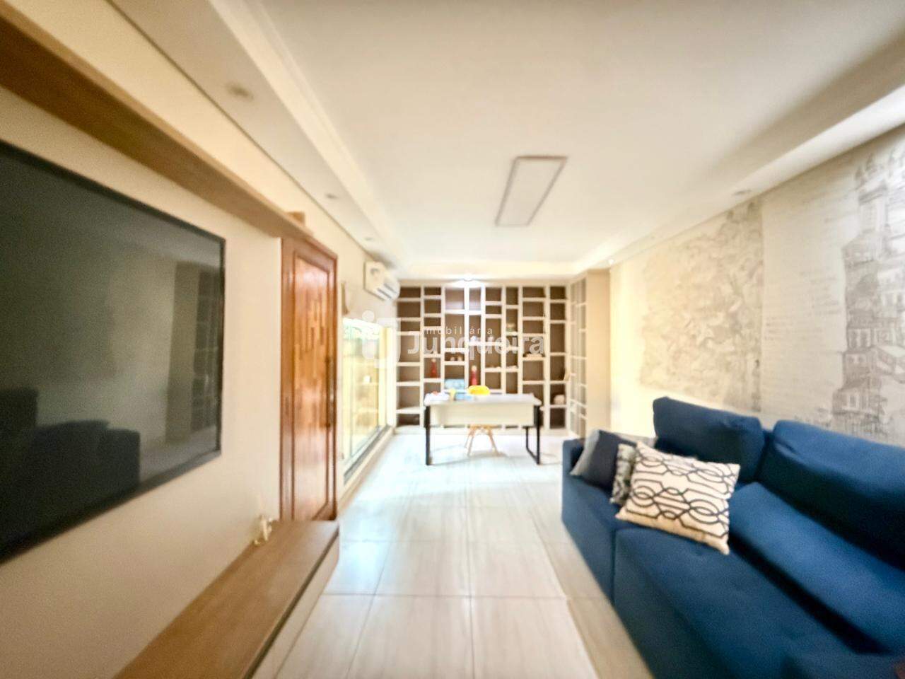 Casa à venda, 4 quartos, sendo 3 suítes, 8 vagas, no bairro Vila Independência em Piracicaba - SP