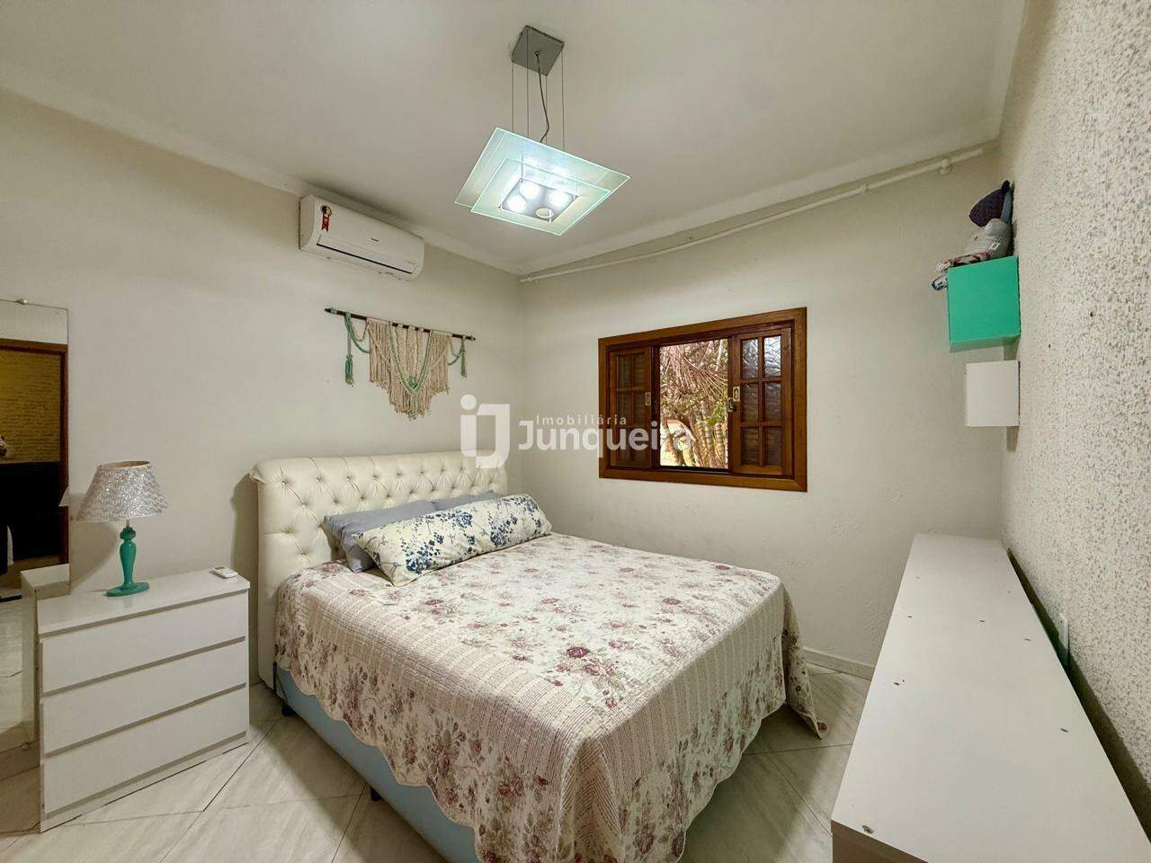 Casa à venda, 4 quartos, sendo 3 suítes, 8 vagas, no bairro Vila Independência em Piracicaba - SP