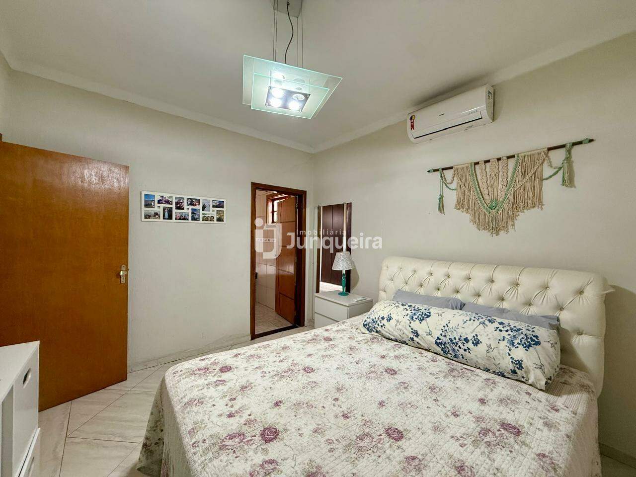 Casa à venda, 4 quartos, sendo 3 suítes, 8 vagas, no bairro Vila Independência em Piracicaba - SP