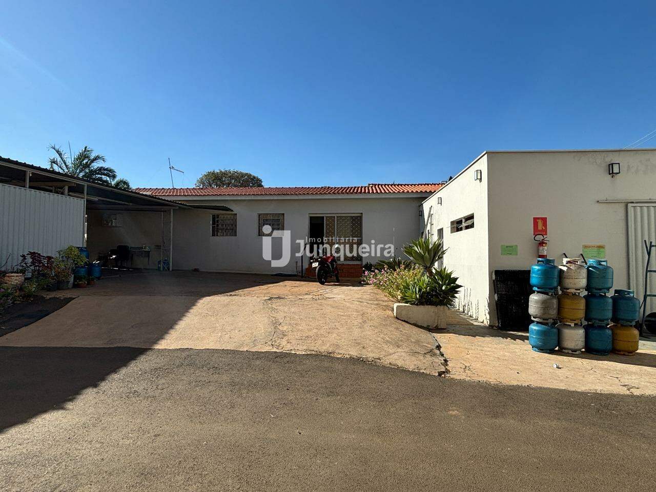 Área à venda, no bairro Centro em Saltinho - SP