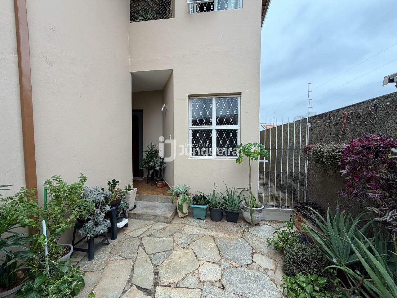 Casa à venda, 2 quartos, 1 vaga, no bairro Paulicéia em Piracicaba - SP