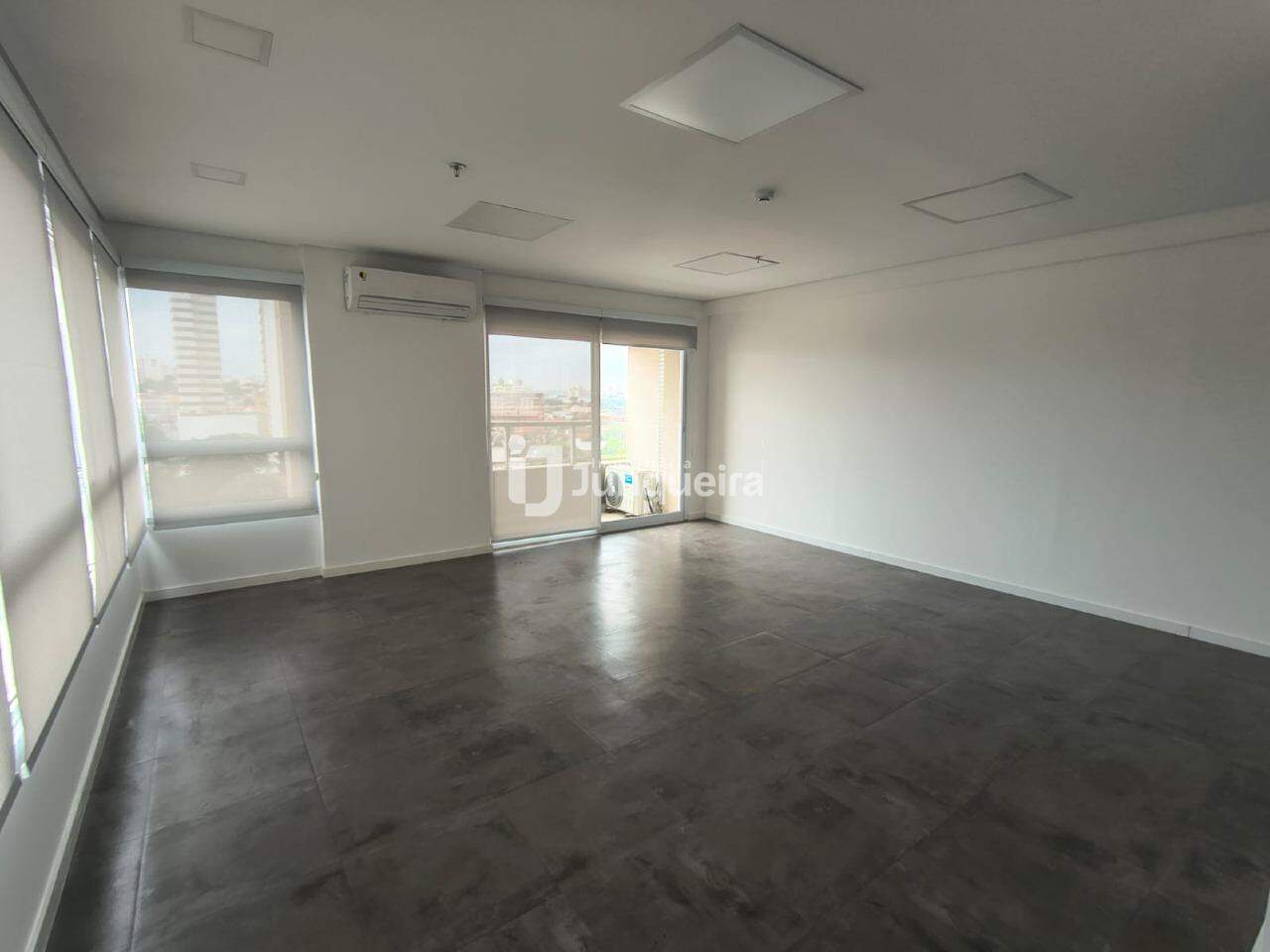 Sala Comercial para alugar, 1 vaga, no bairro Cidade Alta em Piracicaba - SP