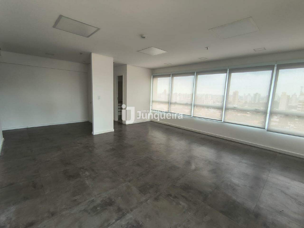 Sala Comercial para alugar, 1 vaga, no bairro Cidade Alta em Piracicaba - SP
