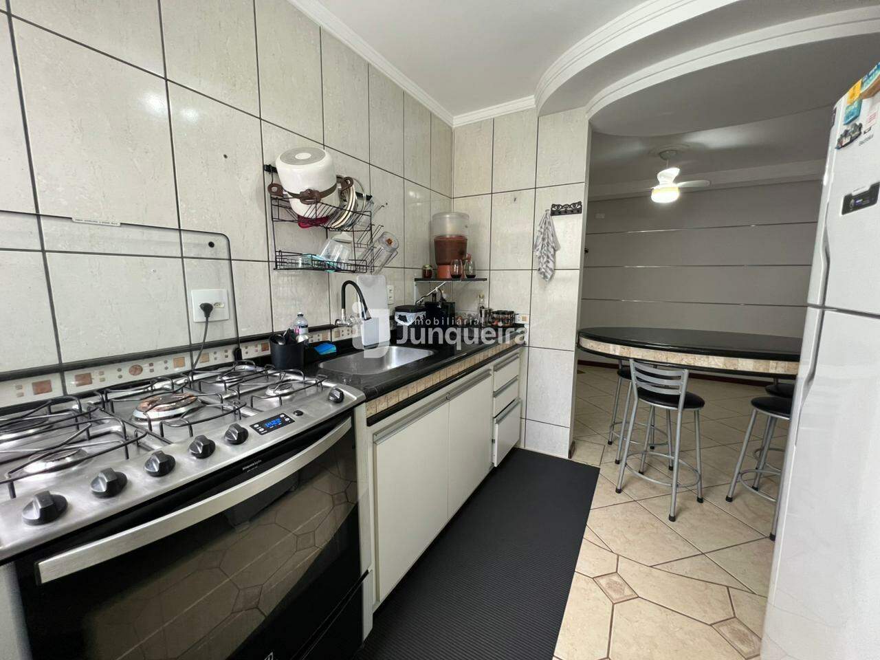 Apartamento para alugar no Edifício Jatobá, 2 quartos, 1 vaga, no bairro Nova América em Piracicaba - SP