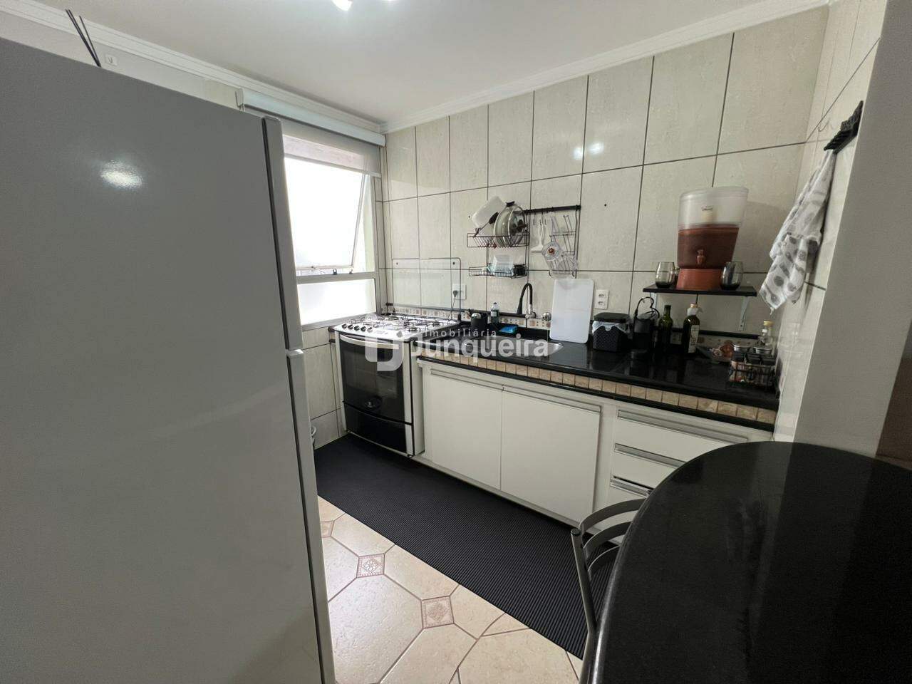 Apartamento para alugar no Edifício Jatobá, 2 quartos, 1 vaga, no bairro Nova América em Piracicaba - SP
