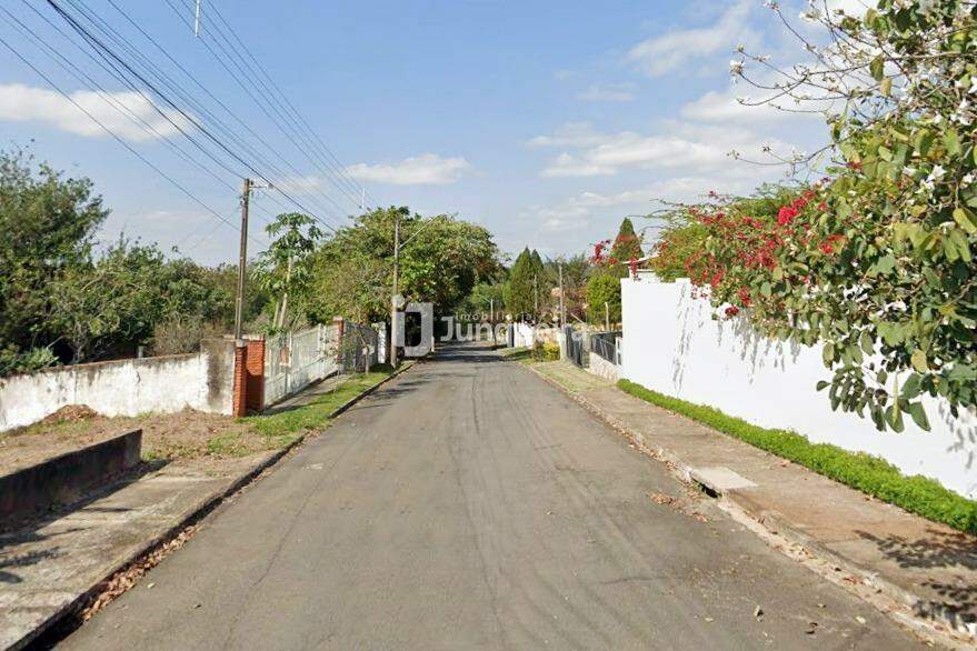 Terreno à venda, no bairro Centro em Águas de São Pedro - SP