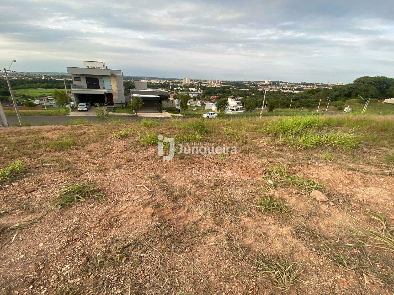 Terreno em Condomínio à venda no Canadá Residencial, no bairro Ondas em Piracicaba - SP