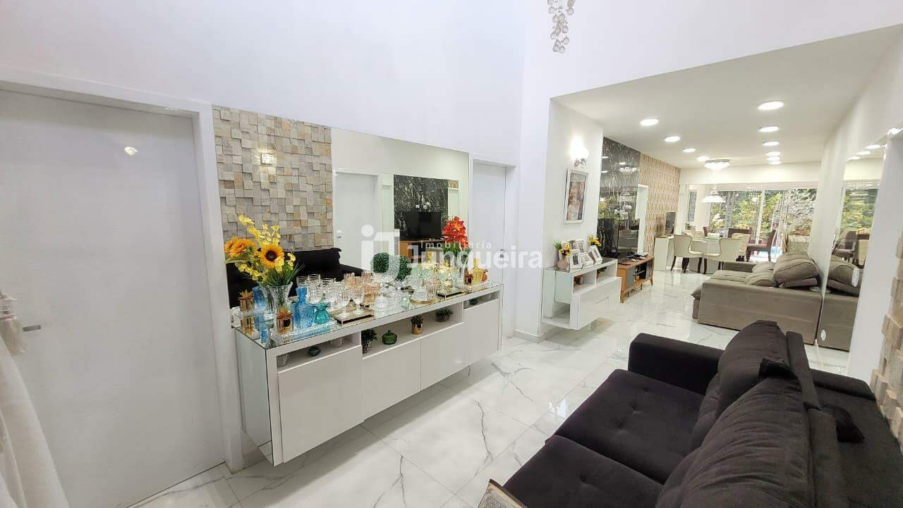 Casa em Condomínio para alugar no Damha II , 5 quartos, sendo 3 suítes, 4 vagas, no bairro Parque Residencial Damha II em Piracicaba - SP