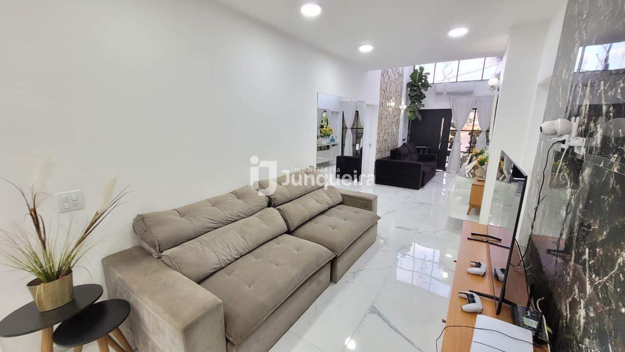 Casa em Condomínio para alugar no Damha II , 5 quartos, sendo 3 suítes, 4 vagas, no bairro Parque Residencial Damha II em Piracicaba - SP