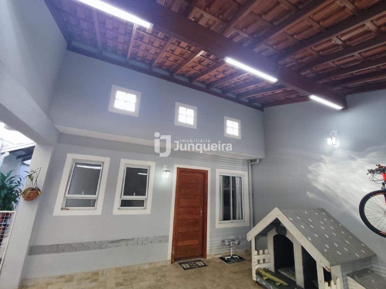 Casa à venda, 2 quartos, 2 vagas, no bairro Vale do Sol em Piracicaba - SP