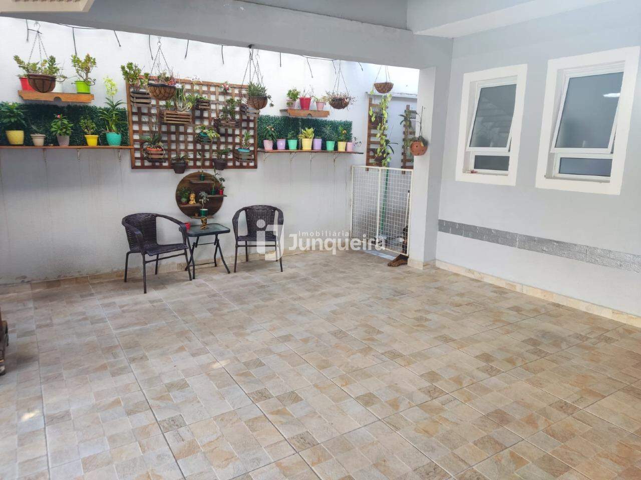 Casa à venda, 2 quartos, 2 vagas, no bairro Vale do Sol em Piracicaba - SP