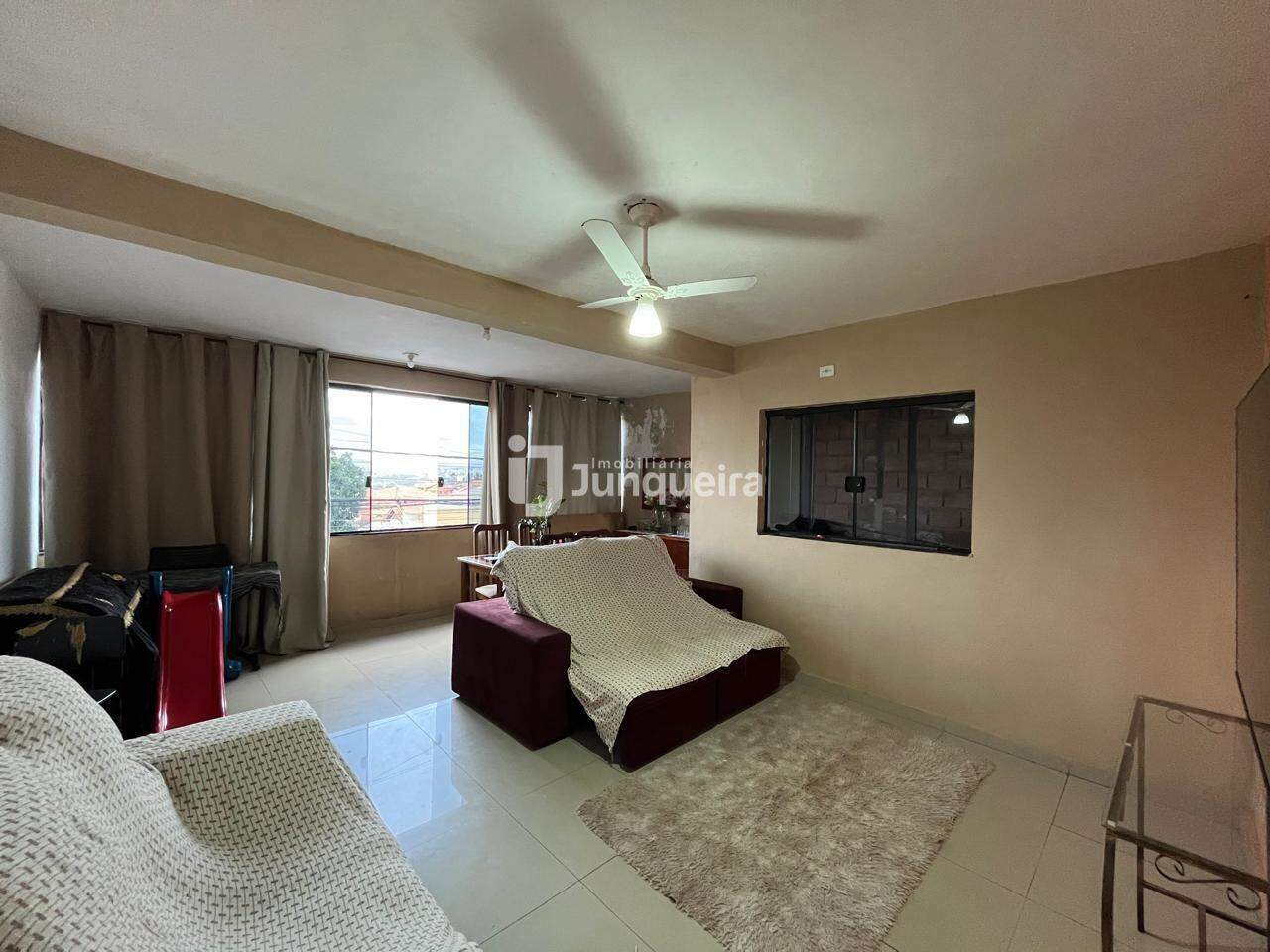Casa à venda, 4 quartos, sendo 1 suíte, 4 vagas, no bairro Parque Residencial Monte Rey em Piracicaba - SP