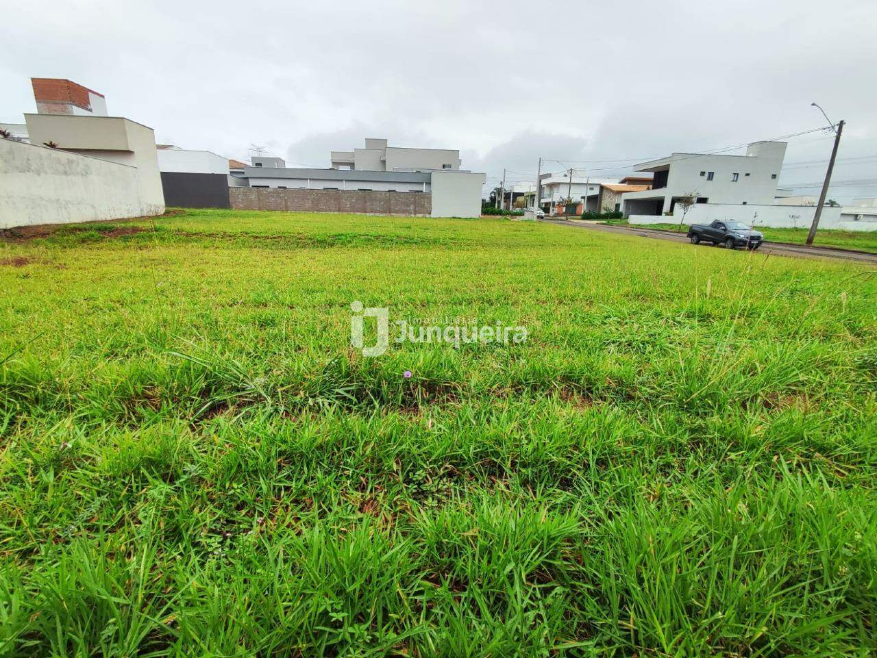 Terreno em Condomínio à venda, no bairro Residencial Doutor Raul Coury em Rio das Pedras - SP