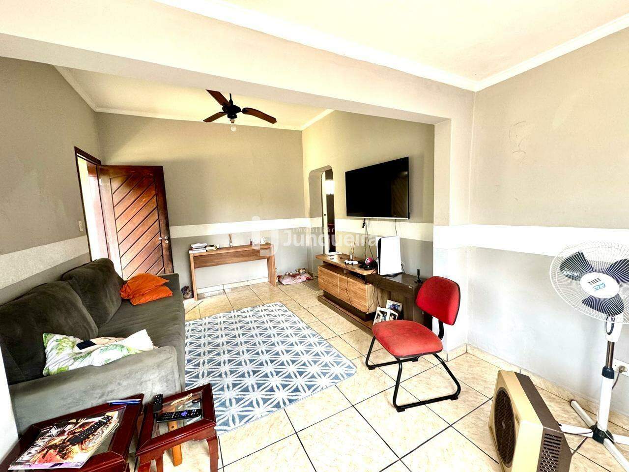 Casa à venda, 2 quartos, 1 vaga, no bairro Centro em Piracicaba - SP