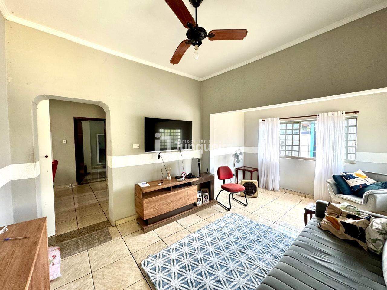 Casa à venda, 2 quartos, 1 vaga, no bairro Centro em Piracicaba - SP