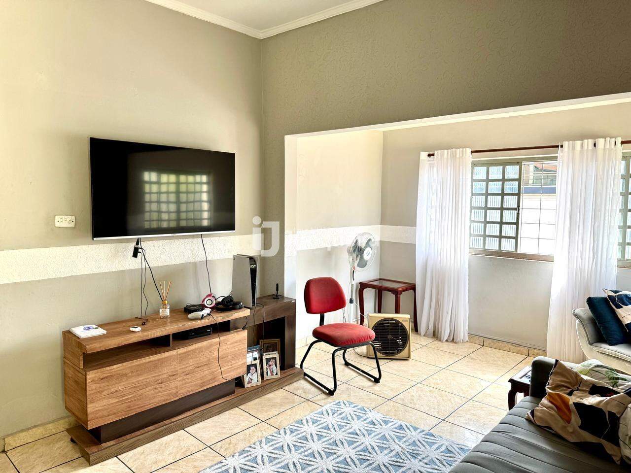 Casa à venda, 2 quartos, 1 vaga, no bairro Centro em Piracicaba - SP
