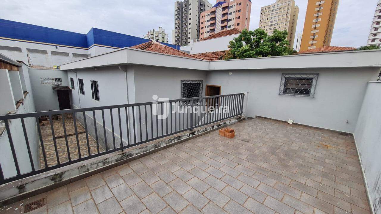 Casa para alugar, 3 quartos, 1 vaga, no bairro Centro em Piracicaba - SP