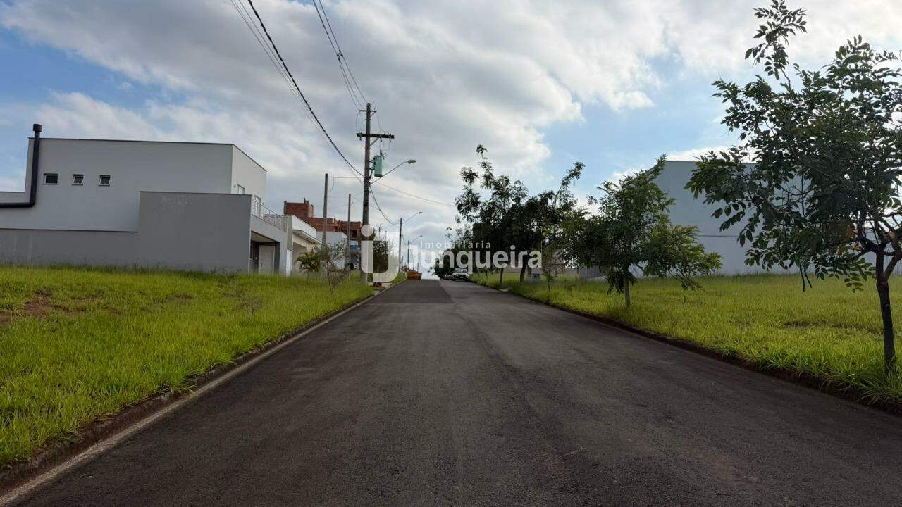 Terreno em Condomínio à venda no Reserva Jardins , no bairro Residencial Alto da Boa Vista em Piracicaba - SP