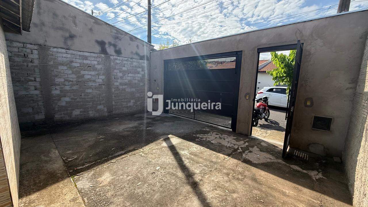 Casa para alugar, 2 quartos, 2 vagas, no bairro Vila Sônia em Piracicaba - SP