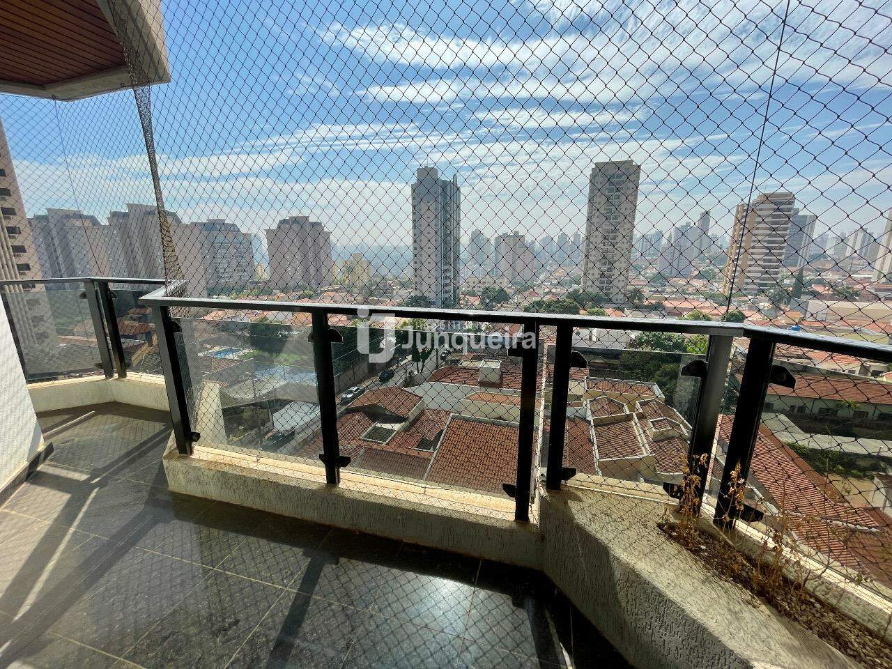 Apartamento à venda no Edifício Itapema, 3 quartos, sendo 1 suíte, 3 vagas, no bairro Centro em Piracicaba - SP