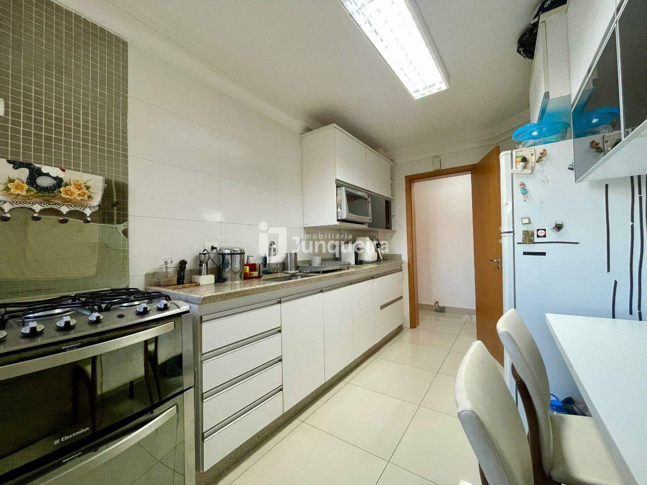 Apartamento à venda no Dubai, 3 quartos, sendo 1 suíte, 2 vagas, no bairro Vila Independência em Piracicaba - SP