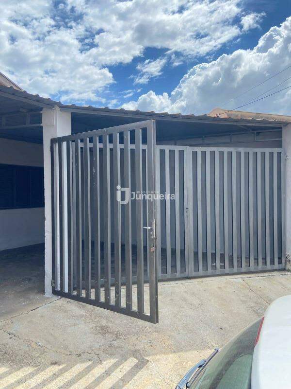 Casa para alugar, 3 quartos, 1 vaga, no bairro Jardim Aman em Piracicaba - SP