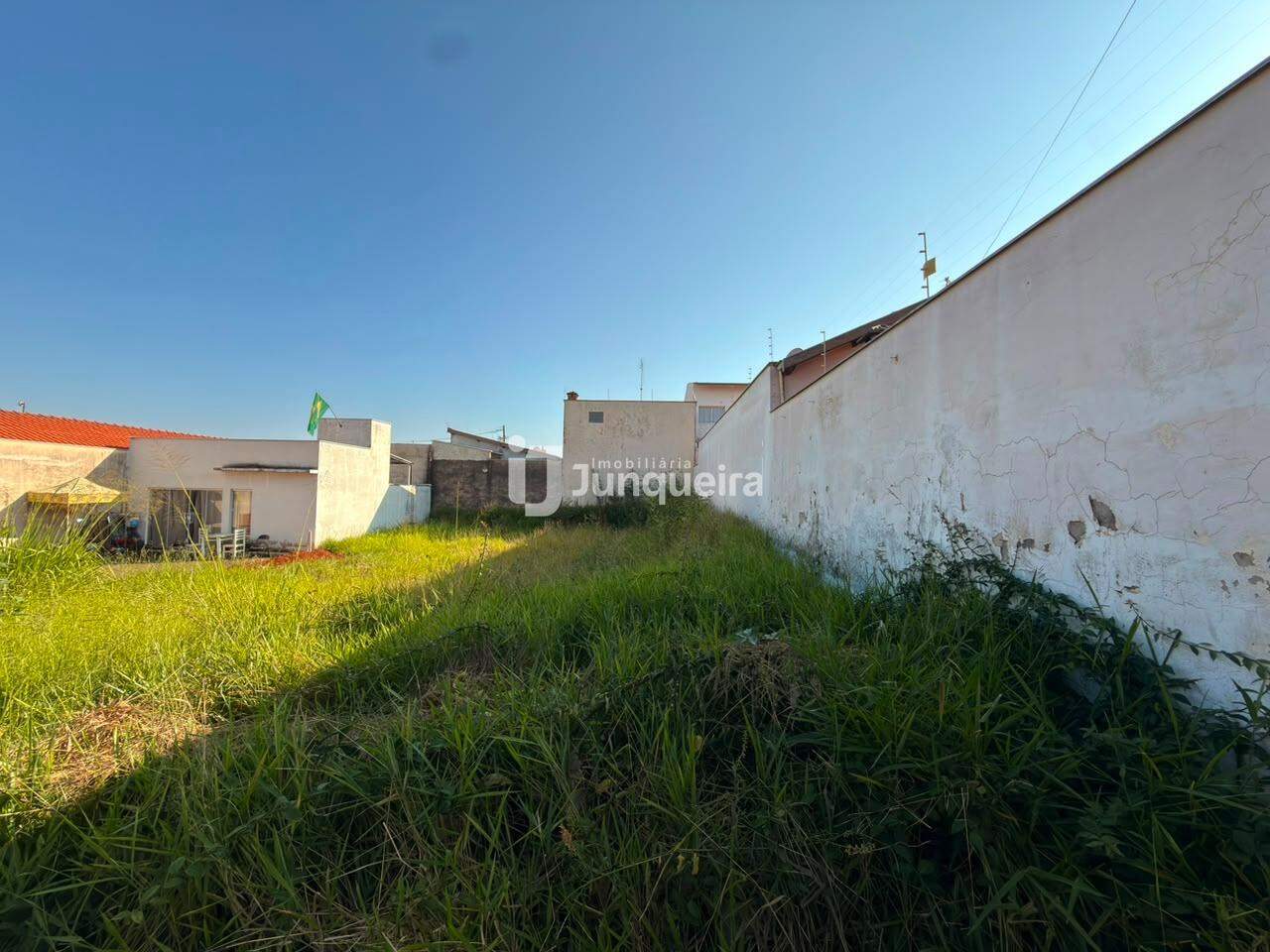 Terreno à venda, no bairro Pompéia em Piracicaba - SP