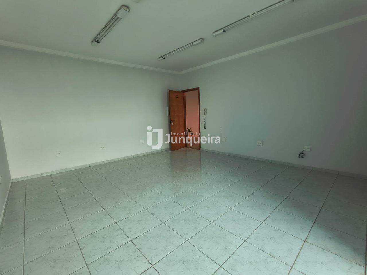 Sala Comercial para alugar, no bairro Vila Rezende em Piracicaba - SP