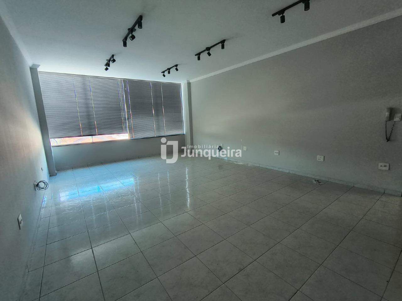 Sala Comercial para alugar, no bairro Vila Rezende em Piracicaba - SP