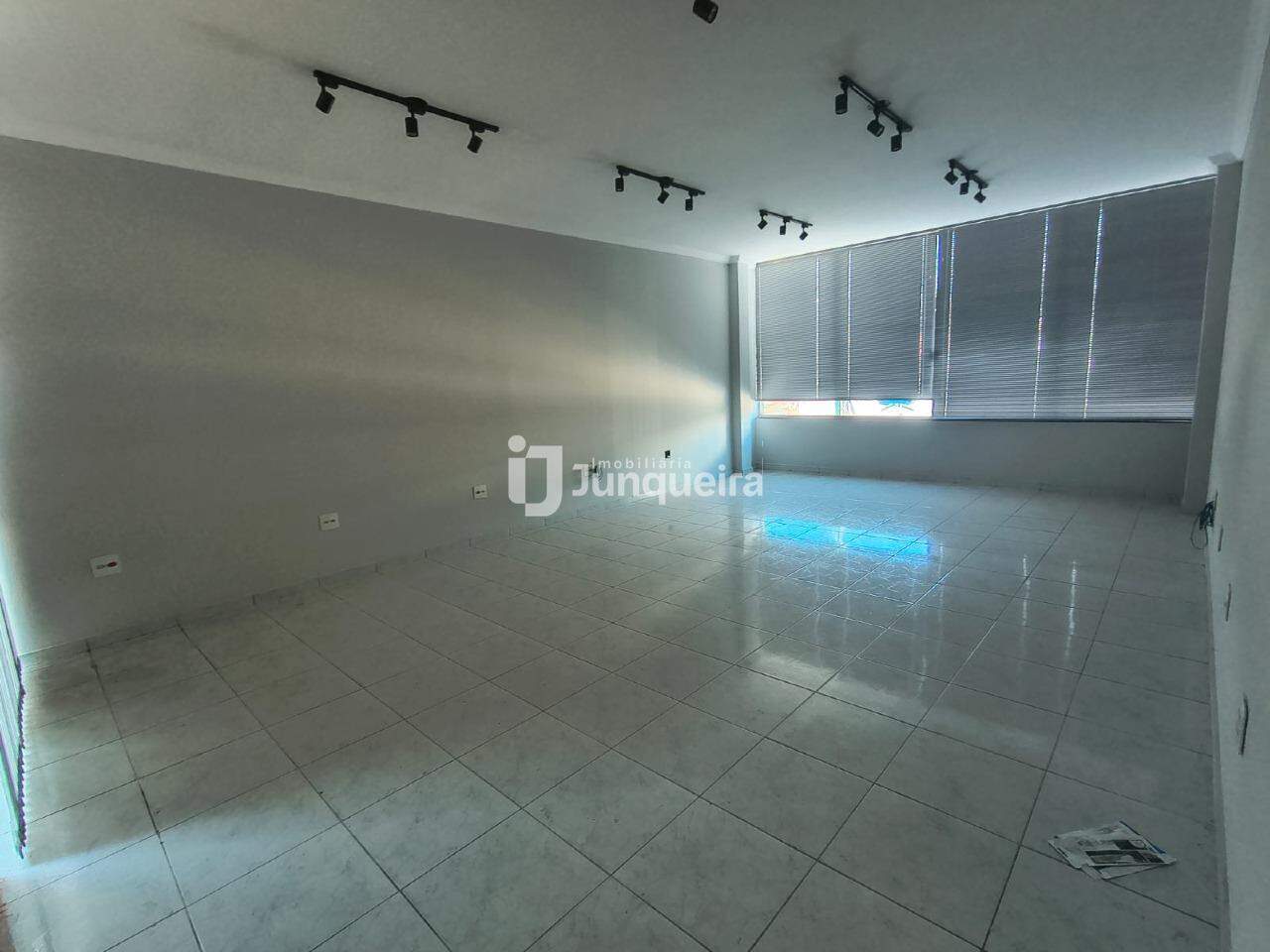 Sala Comercial para alugar, no bairro Vila Rezende em Piracicaba - SP